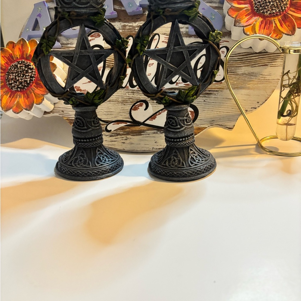 Decorative Pentagram Candle Holder - Black and Green